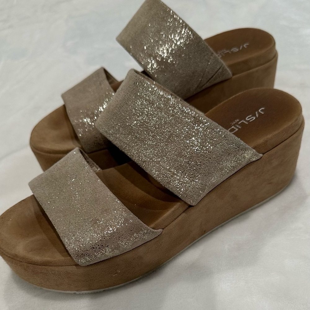J/SLIDES Tan Mules with Elevated Textured Soles in Size 7.5 - Picture 5 of 8